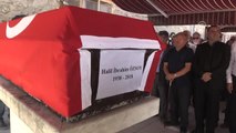 Eski Bakan Özsoy'un Cenazesi Toprağa Verildi