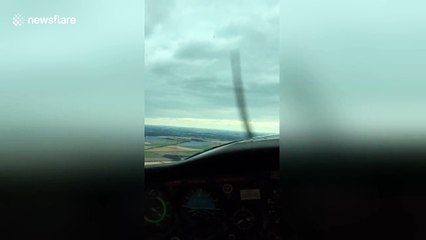 UK girl on first flying lesson hits helium balloon