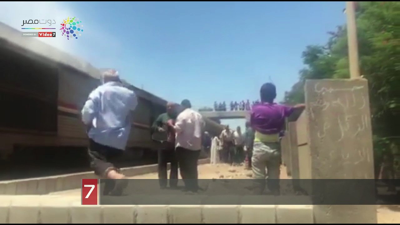 توقف حركة السكة الحديد بسوهاج بسبب حريق بجرار قطار نتيجة ماس كهربائى