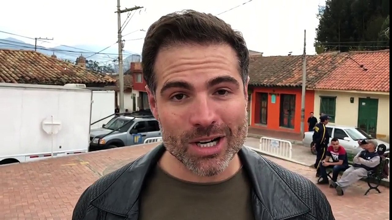 Sin Senos Si Hay Paraíso 3 | Roberto Manrique conoce muy bien a Carmen Villalobos | Telemundo