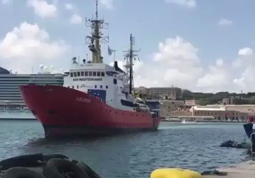 Aquarius Rescue Ship Docks in Malta Following EU Deal