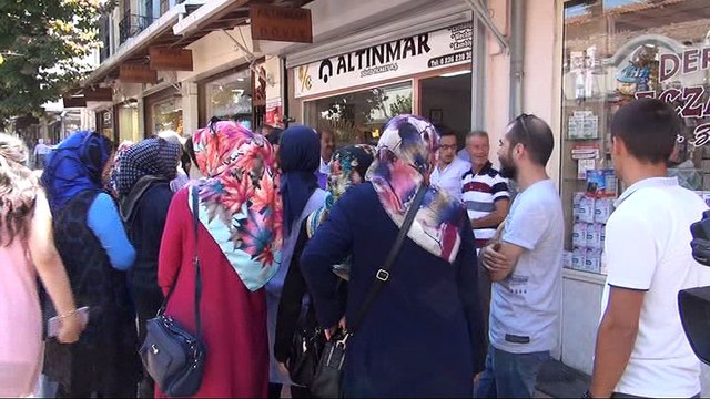 Sünnetinde takılan 1 doları destek için bozdurdu