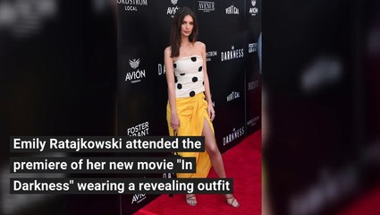 Emily Ratajkowski Flaunts A Daring Thigh-high Slit