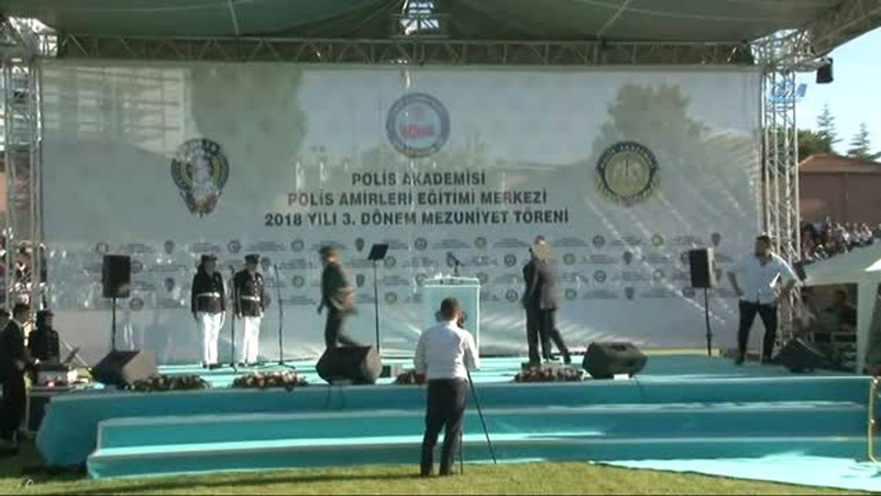 Bakan Soylu'dan Mezun Olan Polislere "Vicdan ve Kanun" Uyarısı... "Vicdan ve Kanun. Bu İkisinden...