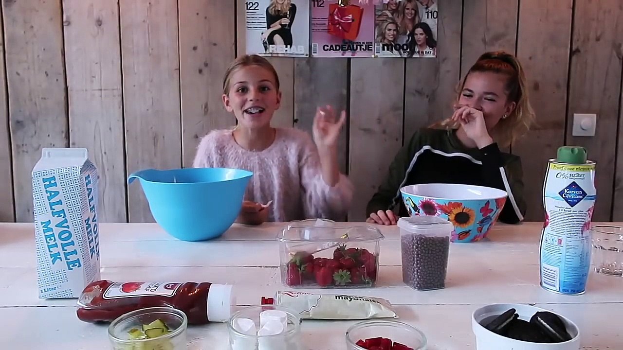 RODE PEPER EN AUGURK MILKSHAKE - MILKSHAKE CHALLENGE | SENNA BELLOD