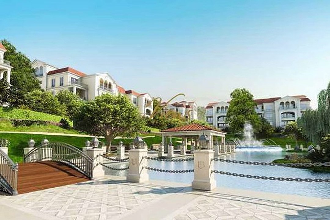 Apartment for Sale 211 m   Roof 40 m in Regents Park New Cairo a e 137