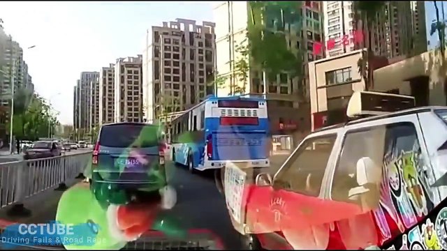 Dashcam Fails and Road Rage 2018 August #826