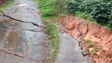 ಬಿರುಕು ಬಿಟ್ಟ ರಸ್ತೆಗಳಿಂದ ಜನ ಜೀವನ ಅಸ್ತವ್ಯಸ್ತ..!  | oneindia Kannada