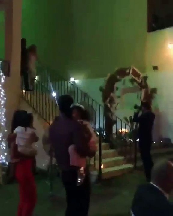 ابنة كريم فهمي تحدث ضجة بتصرفها في حفل خطوبة عمها أحمد فهمي