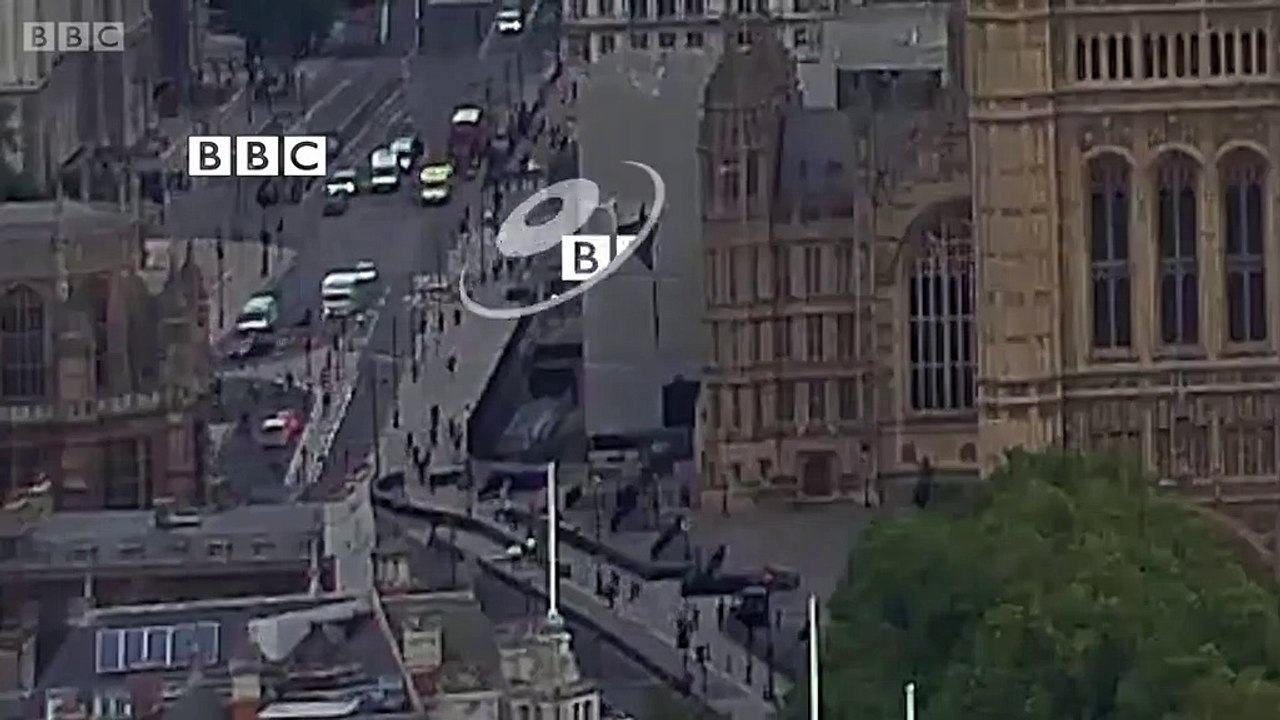 Un auto se estrella contra las barreras del Parlamento britenico