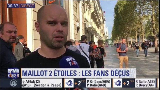 On nous a dit que le maillot n'était pas disponible aujourd'hui , regrette ce supporter devant la boutique Nike des Champs-Elysées