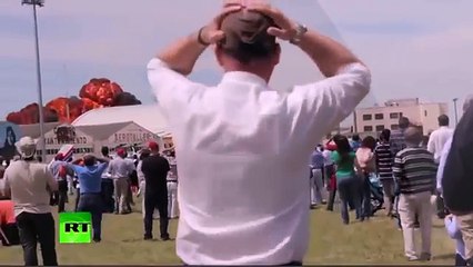 Aeroplane crashes live on camera eye