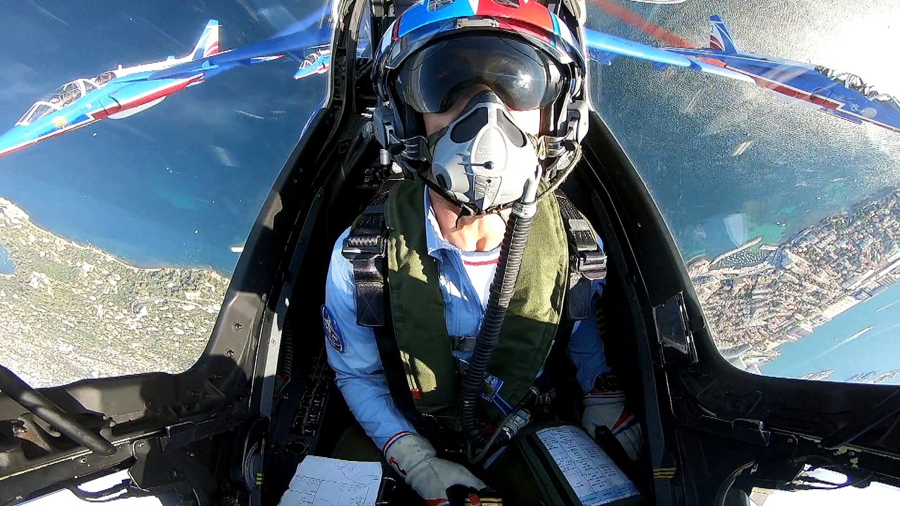 La Patrouille de France au dessus de Toulon