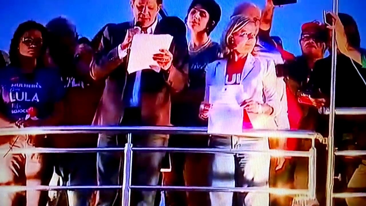 Globo mostra marcha Lula livre e candidatura da mas espetou com _ficha limpa_
