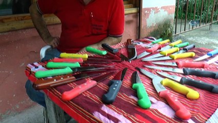 Giresun'da geleneksel yöntemle bıçak yapan son usta