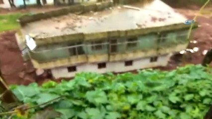 Hindistan'da Sel Felaketinde Ölenlerin Sayısı 79'a Yükseldi