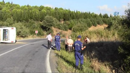 Tarım işçilerini taşıyan minibüs devrildi: 12 yaralı