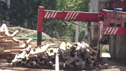 Bursa Üzerine Kalaslar Düşen Vinç Operatörü Hayatını Kaybetti Hd