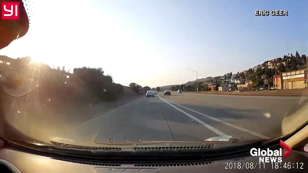 En Californie un avion en panne atterrit d’urgence au milieu de la circulation sur une autoroute