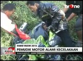 Akan Beristirahat, Pemudik Motor Malah Terjun ke Dalam Parit