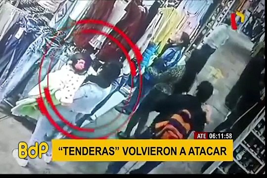 Ate Vitarte: cámara capta a “tenderas” robando con un bebé en brazos