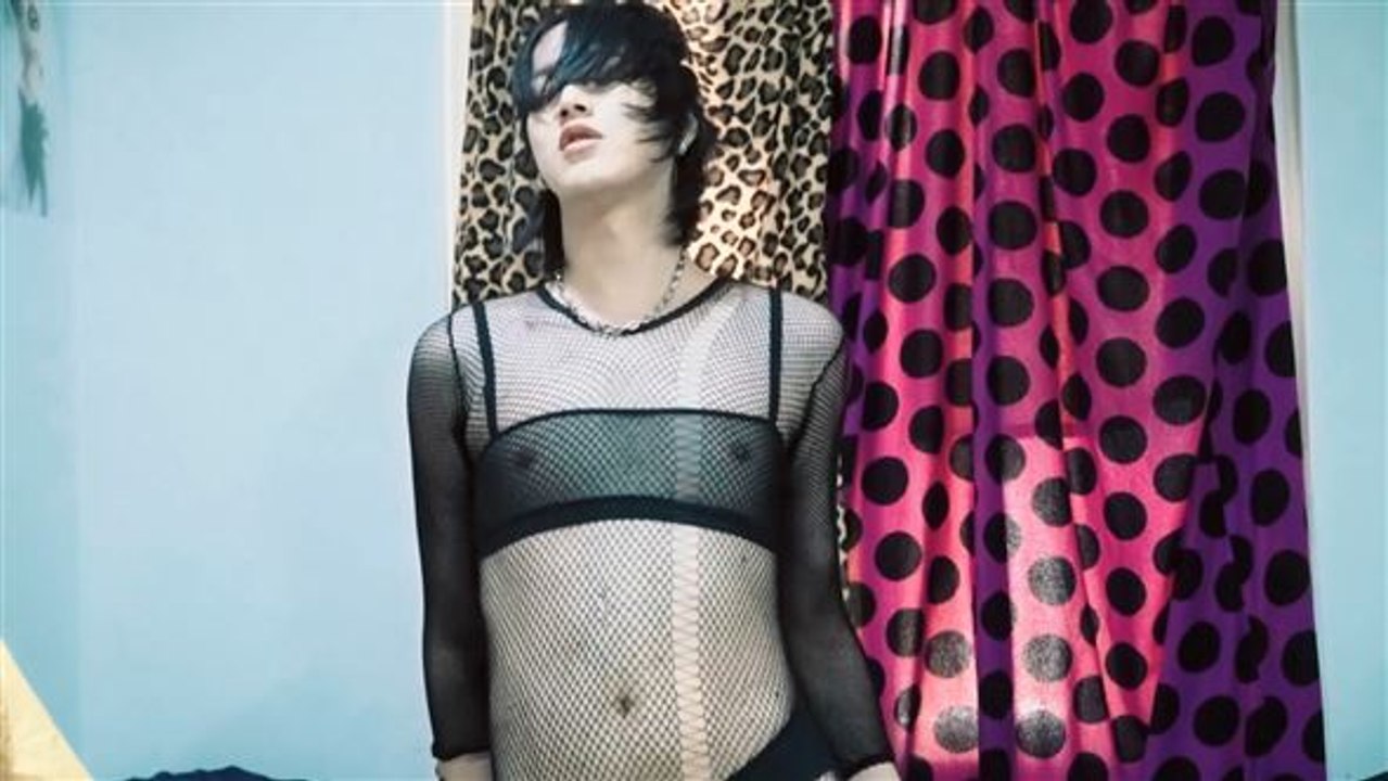 Facetten einer identität: wie suan lernte, sich selbst anzunehmen