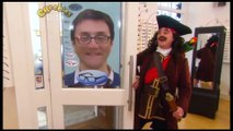 Gigglebiz The Lost Pirate searching for his missing treasure and getting his eyesight checked - YouTube