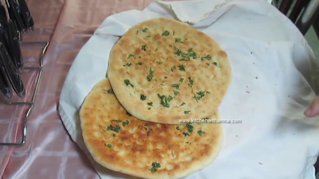 Garlic Naans Recipe - Home made Naan - Naan Recipe