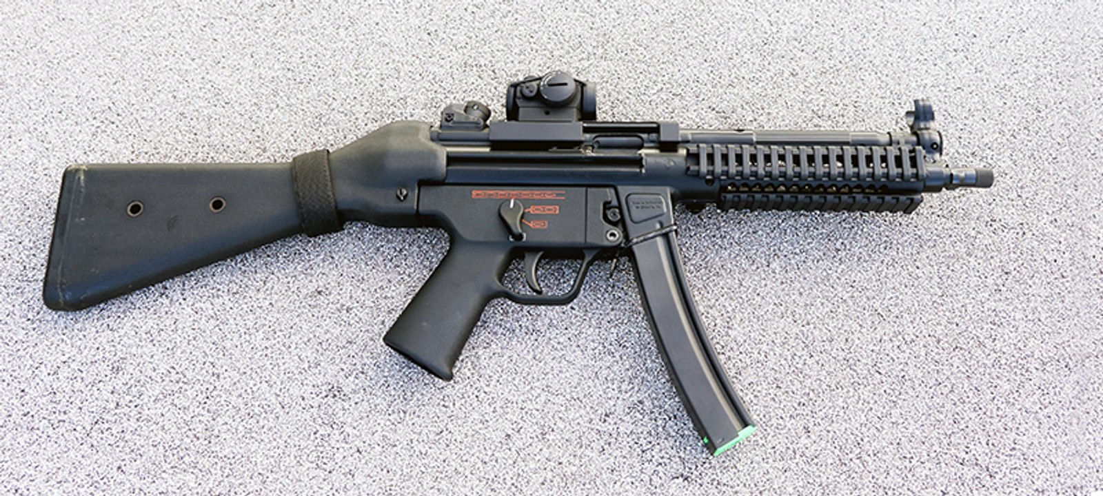 Full Auto Hekler & Koch MP5 Submachine Gun
