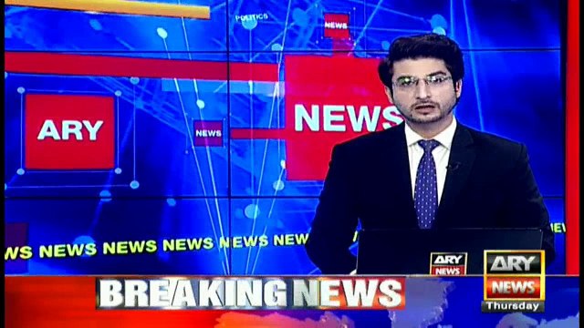 Anwar Majeed resists as FIA official tries to handcuff him for arrest in fake accounts case