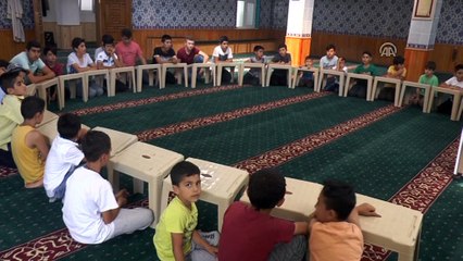 Cami müezzini Kur'an kursu öğrencilerini ödüllendirdi - ANKARA