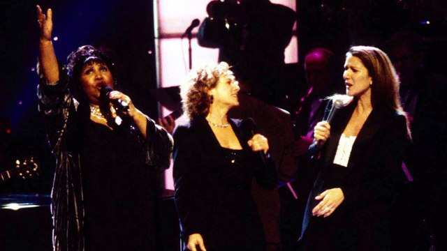 Line Renaud, Elton John, Céline Dion... Ils rendent hommage à Aretha Franklin