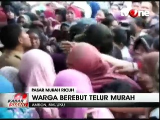 Saling Berebut Telur, Pasar Murah di Ambon Ricuh