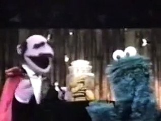Sesame St - The Amazing Mumford + Cookie Monster - Cookies Disappearing