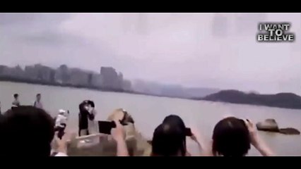 Thousands of Chinese watched the fabulous city in the clouds
