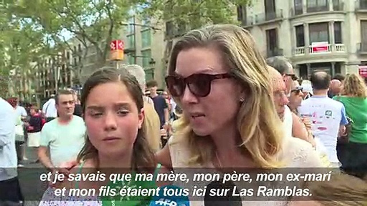 Attentats de Catalogne: hommage aux victimes sur les Ramblas