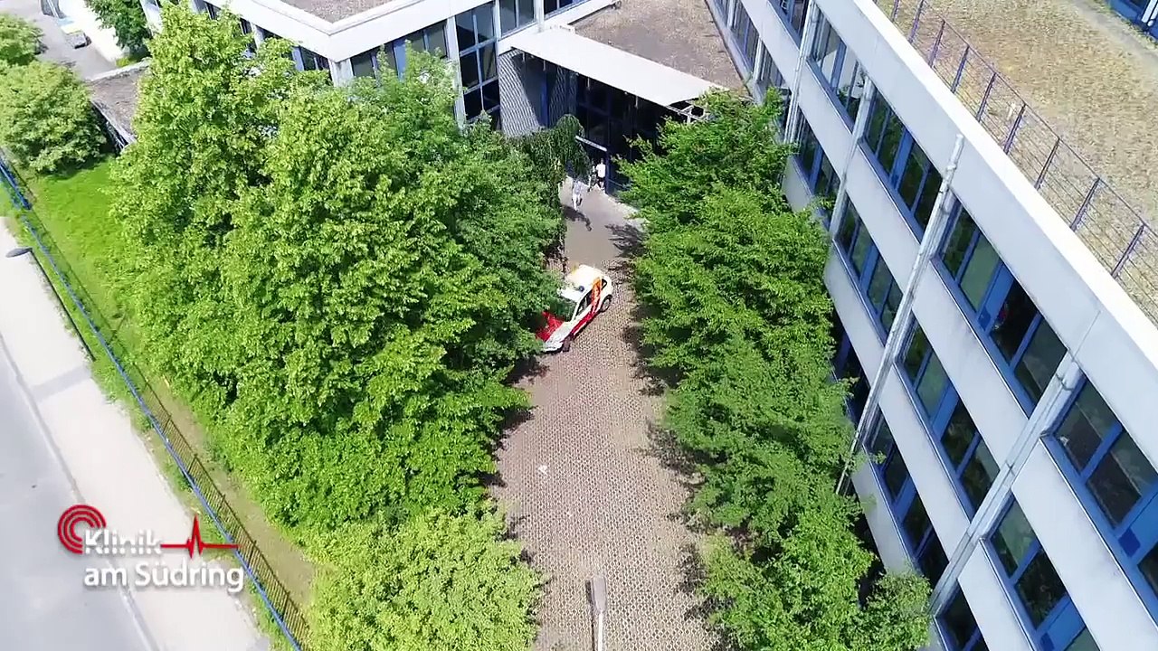 Schniedelwutz mit Mamas Armreifen dekoriert! Jetzt steckt´s fest! | Klinik am Südring | SAT.1 TV