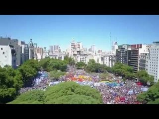 Argentina vira praça de guerra contra reformas