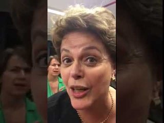 Dilma: vamos resistir e contamos com vocês