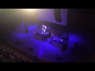 Elza Soares puxa Lula livre e diz: querem prender nossa liberdade