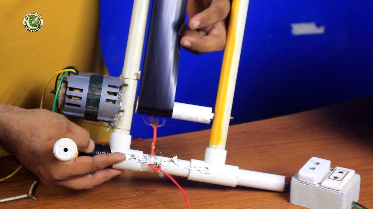 600,000 Volt Van De Graaff Generator Using Cheap Material