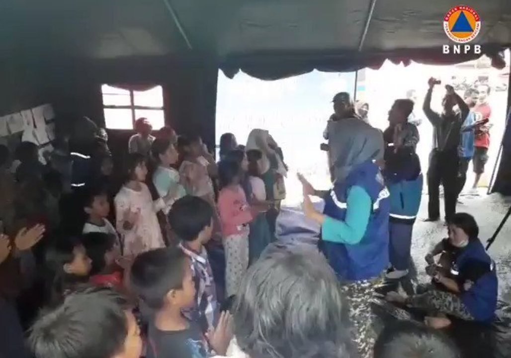 Children Displaced by Lombok Earthquake Given Trauma Therapy And Safety Lessons