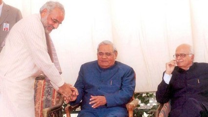 Atal Bihari Vajpayee के निधन से दुखी PM Modi ने tweet की मुस्कुराते हुए अटलजी की फोटो।वनइंडिया हिंदी