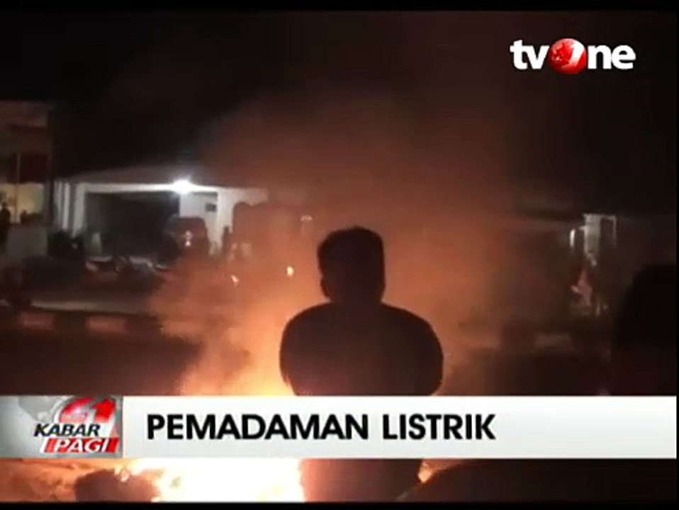 Protes Pemadaman Listrik, Warga dan Ormas Seran...