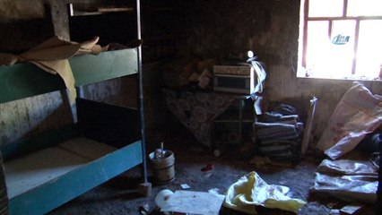 Yangında evleri kül olan 6 kişilik aile sokakta kaldı