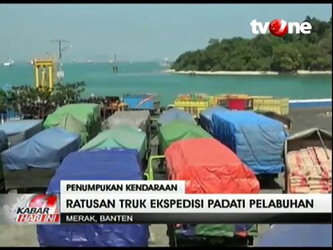 Cuaca Buruk, Ratusan Truk Ekspedisi Menumpuk di Merak