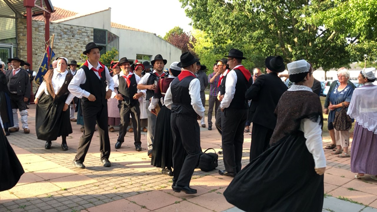 Les noces maraîchines concluent les Foires à l’Ancienne