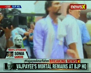 Vajpayee's funeral: Thousands gather to pay last respects to Atal Bihari Vajpayee