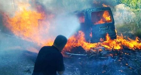 Şarampole Devrilen Hafif Ticari Araç Yandı: 5 Kişi Yaralandı