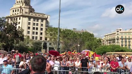 Gritos de apoyo a la Casa Real en el acto de homenaje a las víctimas